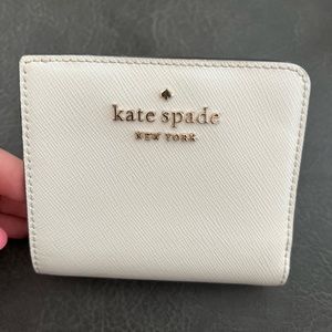 Kate Spades ♠️ wallet cream color